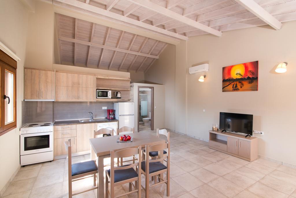 Olive Land Villas Лименария Стая снимка